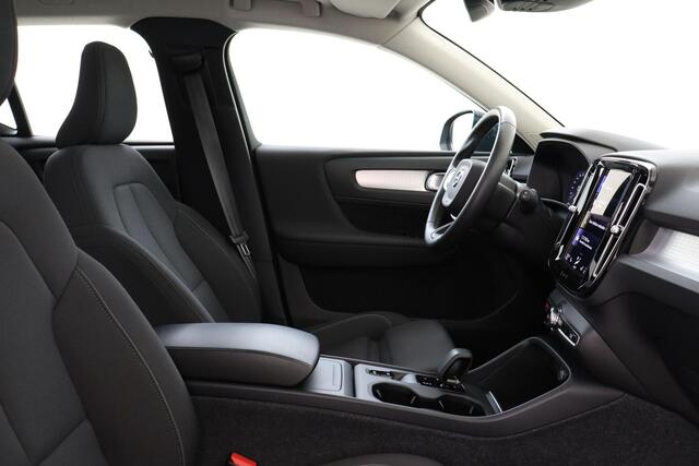 Volvo XC40 T2 AUT. MOMENTUM BUSINESS -PANO.DAK|360°CAM|TREKHAAK|CLIMATE|18"|KEYLESS