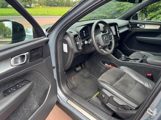Volvo XC40 1.5 T4 RECHARGE R-DESIGN EXPRESSION/THAAK/PANO/LED