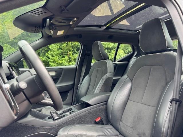 Volvo XC40 1.5 T4 RECHARGE R-DESIGN EXPRESSION/THAAK/PANO/LED