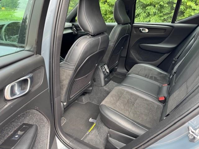 Volvo XC40 1.5 T4 RECHARGE R-DESIGN EXPRESSION/THAAK/PANO/LED