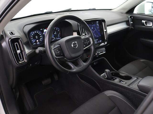 Volvo XC40 1.5 T3 Momentum Pro | Panoramadak | Parkeercamera | Cruise Control Adaptief | Climate Control | DAB |