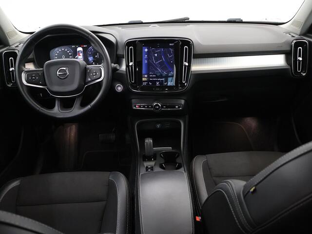 Volvo XC40 1.5 T3 Momentum Pro | Panoramadak | Parkeercamera | Cruise Control Adaptief | Climate Control | DAB |