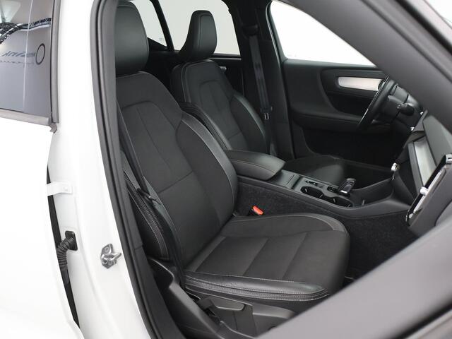 Volvo XC40 1.5 T3 Momentum Pro | Panoramadak | Parkeercamera | Cruise Control Adaptief | Climate Control | DAB |