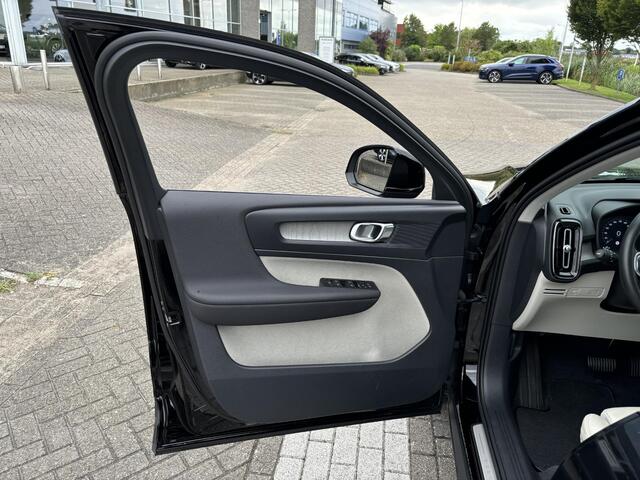 Volvo XC40 T3 Inscription | Panoramadak | DAB | Draadloos opladen