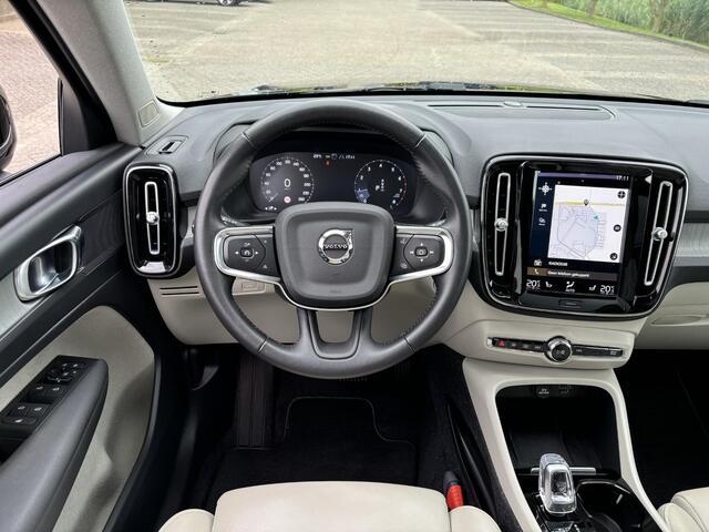 Volvo XC40 T3 Inscription | Panoramadak | DAB | Draadloos opladen