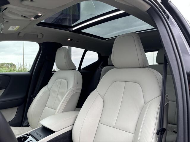 Volvo XC40 T3 Inscription | Panoramadak | DAB | Draadloos opladen