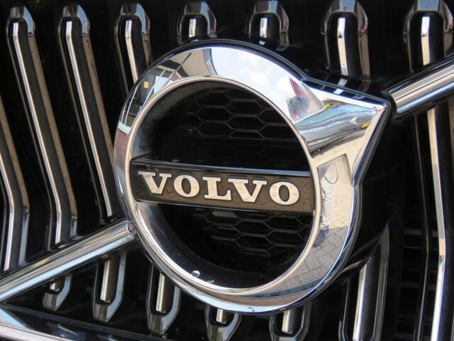 Volvo XC40 XC40 Recharge T5 Plug in Hybride / Camera / Wegklap.haak / Elec.klep / 18 Inch / Led / BOVAG garantie