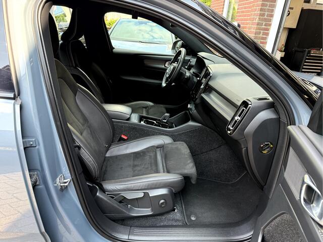 Volvo XC40 Recharge P8 AWD R-Design Trekhaak, Camera, 19'Lmv