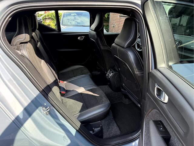 Volvo XC40 Recharge P8 AWD R-Design Trekhaak, Camera, 19'Lmv