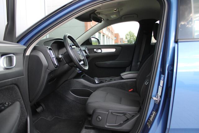 Volvo XC40 1.5 T5 Recharge R-Design Expression 262pk - Trekhaak wegklapbaar - Camera - PDC - Stoel/Stuurverwarming - Voorruit verwarming - Rijklaar