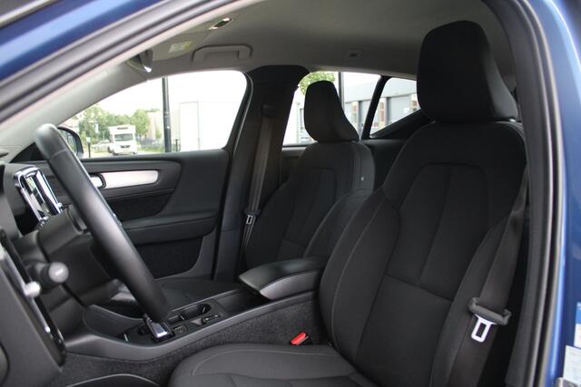 Volvo XC40 1.5 T5 Recharge R-Design Expression 262pk - Trekhaak wegklapbaar - Camera - PDC - Stoel/Stuurverwarming - Voorruit verwarming - Rijklaar
