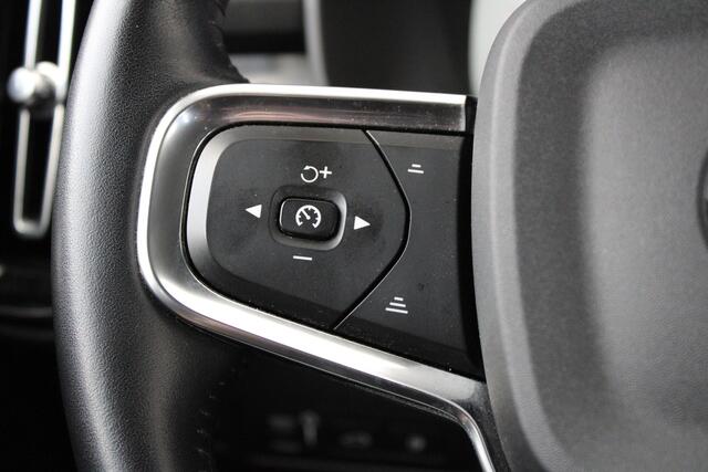 Volvo XC40 1.5 T5 Recharge R-Design Expression 262pk - Trekhaak wegklapbaar - Camera - PDC - Stoel/Stuurverwarming - Voorruit verwarming - Rijklaar