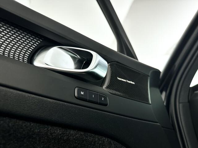 Volvo XC40 B4 Plus Black Edition | Panoramadak | 360º camera | Harman Kardon | Trekhaak