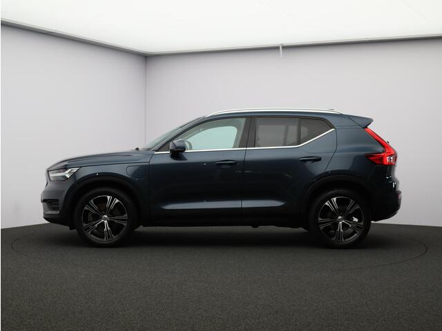 Volvo XC40 T4 Recharge Inscription / Trekhaak / 19" / Stoel+stuurwielverwarming / CarPlay / Adapt. cruise / DAB+