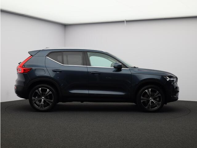 Volvo XC40 T4 Recharge Inscription / Trekhaak / 19" / Stoel+stuurwielverwarming / CarPlay / Adapt. cruise / DAB+