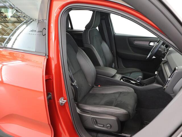 Volvo XC40 Recharge Twin Pro | Panoramadak | Navigatie | Parkeercamera | Stoelverwarming | Keyless Go | Cruise Control Adaptief |