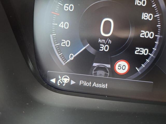 Volvo XC40 T4 Recharge Inscription Expression | Pilot Assist | Stoel & Stuur Verwarming |