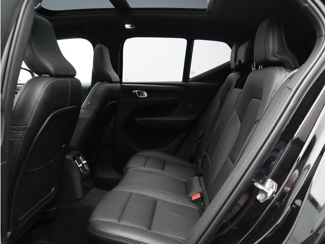 Volvo XC40 T5 Recharge R-Design / Pano. dak / Harman Kardon / 360 camera / Stoel- & stuurwielverwarming / Adapt. cruise control / BLIS