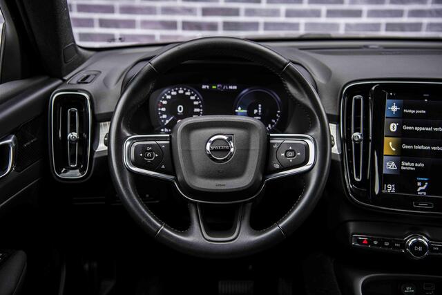 Volvo XC40 1.5 T4 Recharge Inscription | Parkeer camera | Sensoren voor + achter | Trekhaak | Volvo On Call | Harman/Kardon | Navigatie |