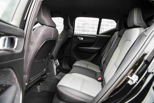 Volvo XC40 1.5 T4 Recharge Inscription | Parkeer camera | Sensoren voor + achter | Trekhaak | Volvo On Call | Harman/Kardon | Navigatie |