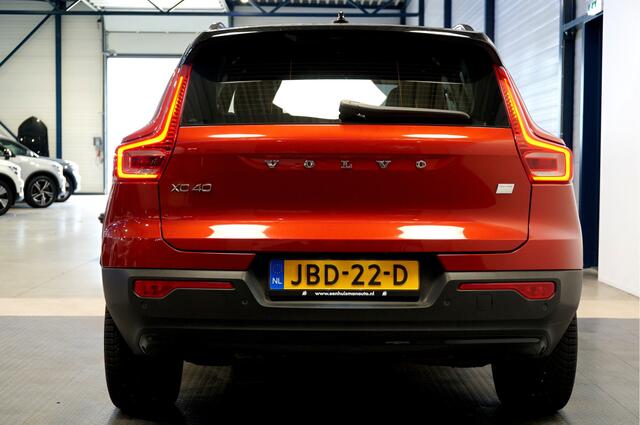 Volvo XC40 Recharge Core 69kWh 171kW/232pk Aut. BI-TONE + CLIMA + CRUISE + LANE ASSIST + GOOGLE DASH&SERVICES + STUUR-&STOELVERWARMING + KEYLESS ENTRY&GO + ON-CALL + ACHTERUITRIJCAMERA + PARKSENSOREN V&A + 19" LM-VELGEN!!