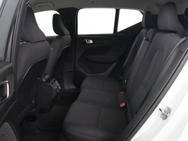 Volvo XC40 1.5 T2 Business Pro | Trekhaak | Stoel & stuurverwarming | Camera | Carplay | Navigatie | Adaptive cruise | Keyless | Climate control