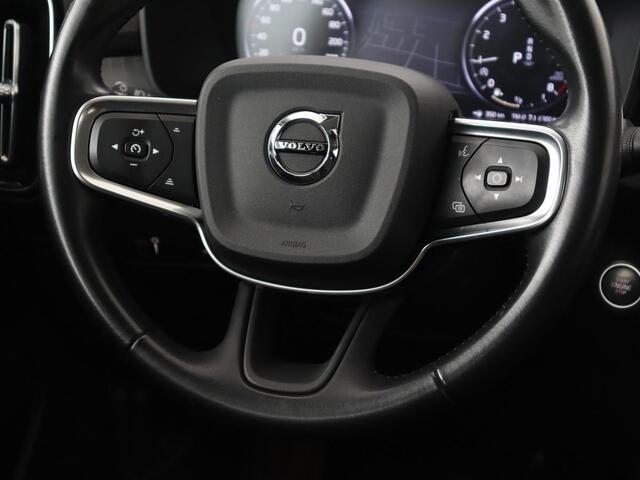 Volvo XC40 1.5 T2 Business Pro | Trekhaak | Stoel & stuurverwarming | Camera | Carplay | Navigatie | Adaptive cruise | Keyless | Climate control