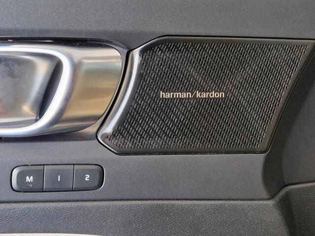 Volvo XC40 1.5 T5 Recharge Inscription | ACHTERUITRIJCAMERA | NAVIGATIE | HARMAN KARDON AUDIO | MEMORY STOEL BESTUURDER | SCHUIF/KANTELDAK |