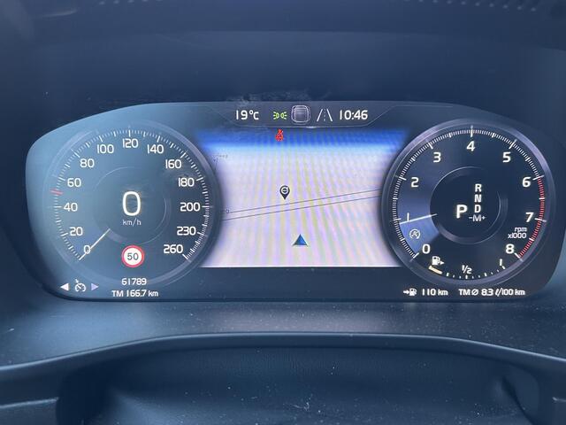 Volvo XC40 2.0 T4 R-Design harman kardon/ schuifdak/park assist/extra getint glas/ voorruitverwarming