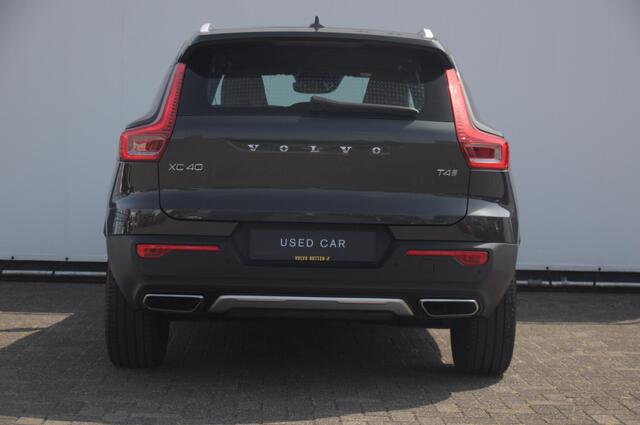 Volvo XC40 T4 190PK Automaat Inscription / Trekhaak / Adaptieve cruise control / BLIS / Stoel - Stuurwielverwarming / On Call / Parkeersensoren met 360 camera
