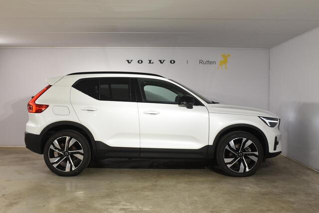 Volvo XC40 B4 211PK Automaat Ultimate Dark / Adaptieve Cruisecontrol / Elektr. schuifdak / Leer / Stoelverwarming / Stuurverwarming / Elektrische Stoelen / Elektr. achterklep / Harman Kardon / 360 graden camera /20" velgen / Verwarmbare voorruit