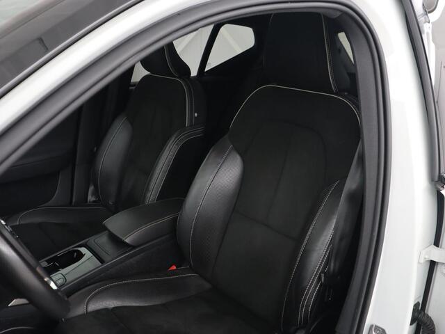 Volvo XC40 Recharge P8 AWD R-Design | Panoramadak | 360 Camera | Harman/Kardon | Stoel & stuurverwarming | Adaptive cruise | Leder/Alcantara | Carplay | Navigatie