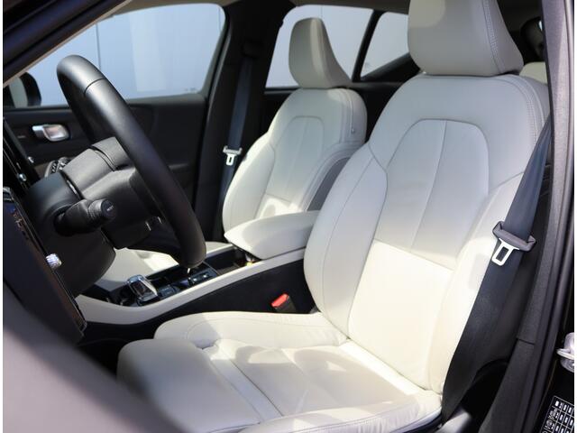 Volvo XC40 T5 Plug-in Ultimate Bright | Pano | Leder | Trekhaak | 1e eigenaar | Org. NL