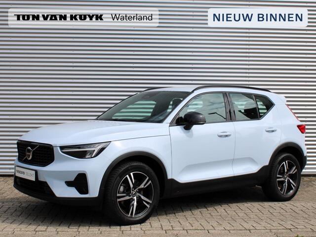 Volvo XC40 2.0 B4 Plus Dark Automaat / All seasonbanden / Trekhaak / Verwarmd voorruit
