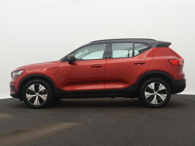 Volvo XC40 T4 Hybride Automaat / R-Design Expression / Panoramadak / Navigatie / Airco-ecc./ Xenon / Navigatie / Apk 11-2026