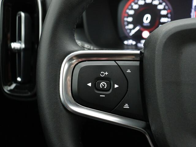 Volvo XC40 T4 Hybride Automaat / R-Design Expression / Panoramadak / Navigatie / Airco-ecc./ Xenon / Navigatie / Apk 11-2026