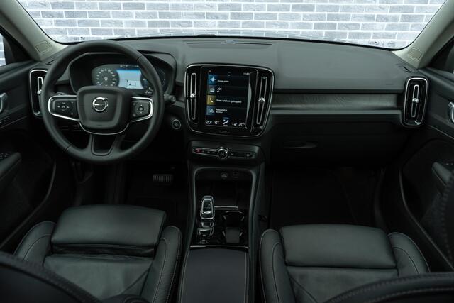 Volvo XC40 1.5 T4 Plug-in hybrid Ultimate Dark | Adaptieve Cruise | Camera | Stoel-/Stuurverwarming | Keyless | Lederen Bekleding | Elek. Stoelen | Memory | Elek. Achterklep | Volvo On Call | 18" LM