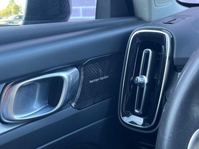 Volvo XC40 1.5 T5 Twin Engine Momentum Pro | Panorama dak | Harman & Kardon | Stuur/stuurverwarming | Adaptieve cruise control | Blis |