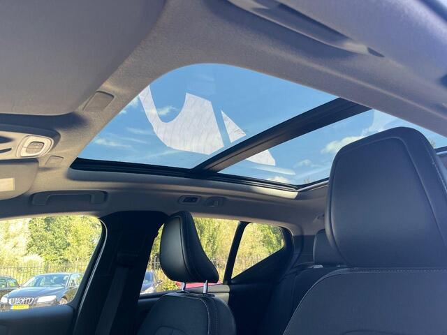 Volvo XC40 1.5 T5 Twin Engine Momentum Pro | Panorama dak | Harman & Kardon | Stuur/stuurverwarming | Adaptieve cruise control | Blis |
