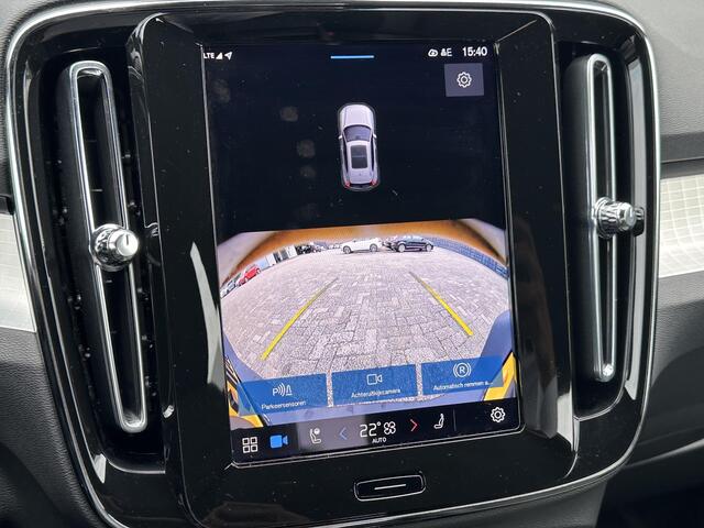 Volvo XC40 2.0 B4 Plus Dark , Automaat, Stoel+Stuur Verwarming/ Elek. Verstelbare stoel met geheugen/ Harman/Kardon / Adaptive Cruise / Google / Carplay/ DAB / Keyless