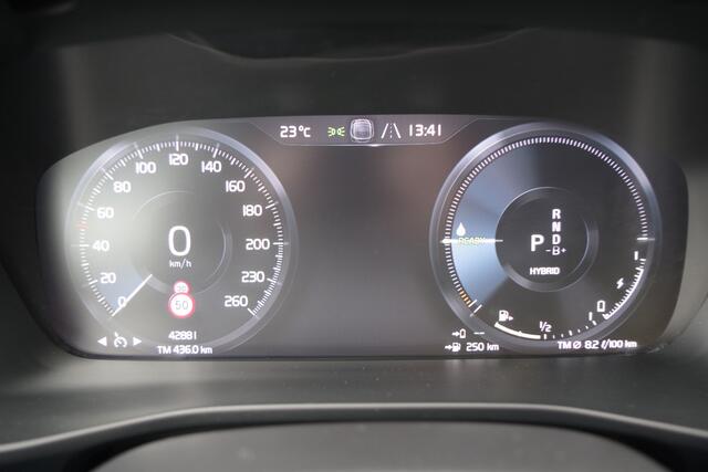 Volvo XC40 1.5 T4 Plug-in Hybrid 211 PK Core Bright, Camera, Climate Control, Carplay