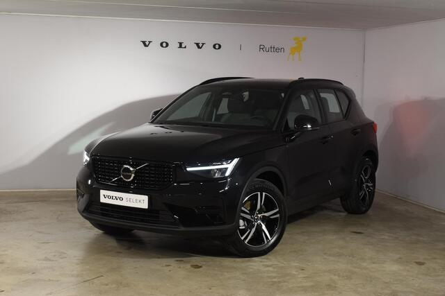 Volvo XC40 B4 211PK Automaat Plus Dark / Navigatie / Harman Kardon / Stuur & Stoelverwarming / LM Velgen / Trekhaak
