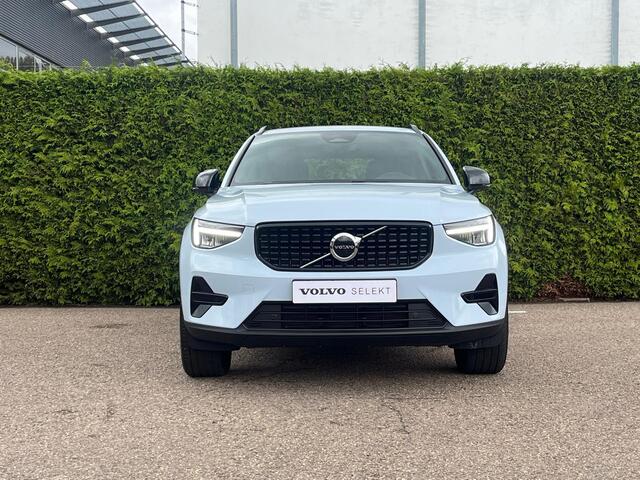 Volvo XC40 2.0 B4 Plus Dark