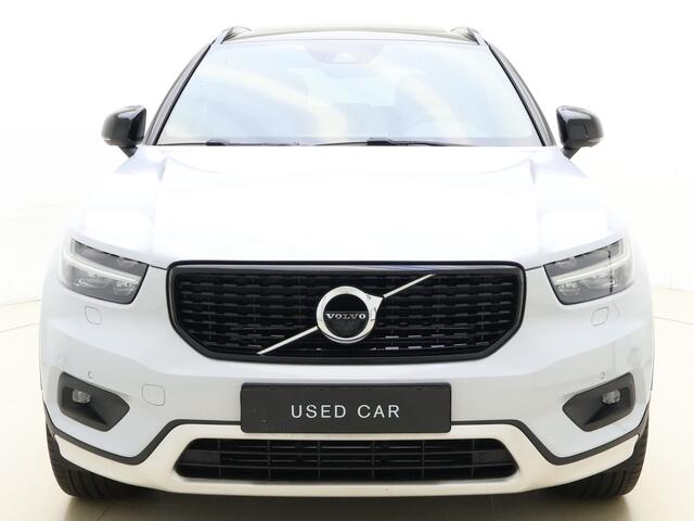 Volvo XC40 T5 262pk Recharge R-Design / 20'' / Styling kit / 360 Camera / Full-LED / Panoramadak / El. Trekhaak / El. Stoelen / Harman&Kardon / ACC / BLIS / Alarm 3 / DAB /