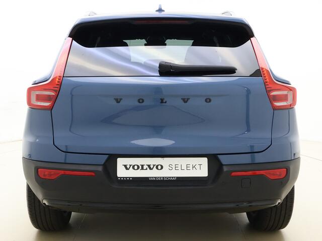Volvo XC40 B3 177pk Plus Dark / Elektr. Stoelen / 19'' / Harman&Kardon / Noodreservewiel / Getint glas / Verw. Voorruit / ACC / BLIS / Elektr. Achterklep / Keyless / Mistlampen /