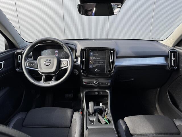 Volvo XC40 1.5 T3 Momentum Pro / Navigatie / 18" Lm velgen / Elektrisch bedienbare achterklep / Trekhaak Elektrisch bedienbare / Tweede eigenaar