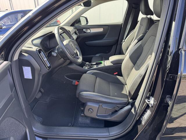 Volvo XC40 1.5 T3 Momentum Pro / Navigatie / 18" Lm velgen / Elektrisch bedienbare achterklep / Trekhaak Elektrisch bedienbare / Tweede eigenaar