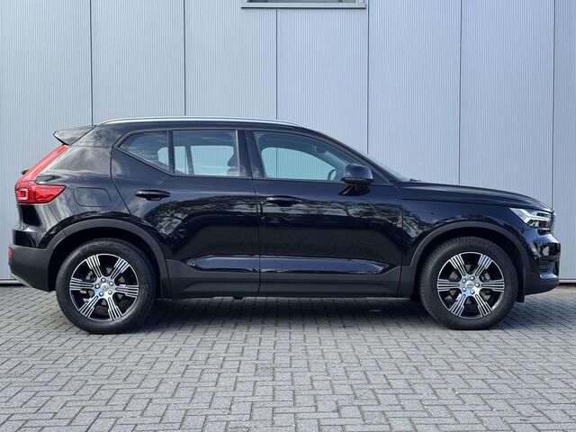 Volvo XC40 1.5 T3 Momentum Pro / Navigatie / 18" Lm velgen / Elektrisch bedienbare achterklep / Trekhaak Elektrisch bedienbare / Tweede eigenaar