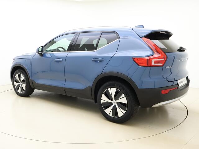 Volvo XC40 T4 211pk Plug-in hybrid Core Bright / PDC Achter / 18'' + All Season Banden / Keyless / Getint glas / Elektr. Achterklep / Draadloze telefoonlader / Lane Keepind Aid /