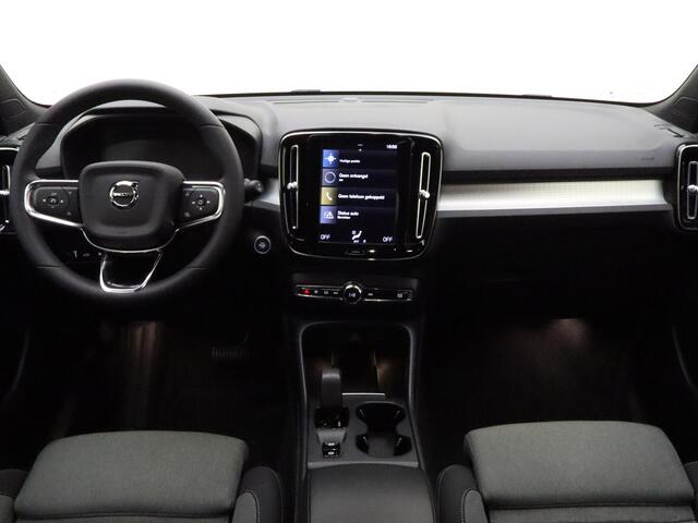 Volvo XC40 T4 211pk Plug-in hybrid Core Bright / PDC Achter / 18'' + All Season Banden / Keyless / Getint glas / Elektr. Achterklep / Draadloze telefoonlader / Lane Keepind Aid /